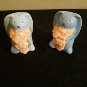 Vintage Blue Bunny Salt & Pepper Shakers <3